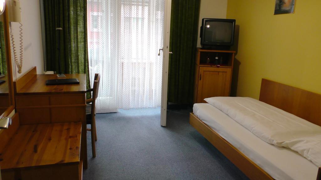 City Hotel Пфорцхайм Номер фото